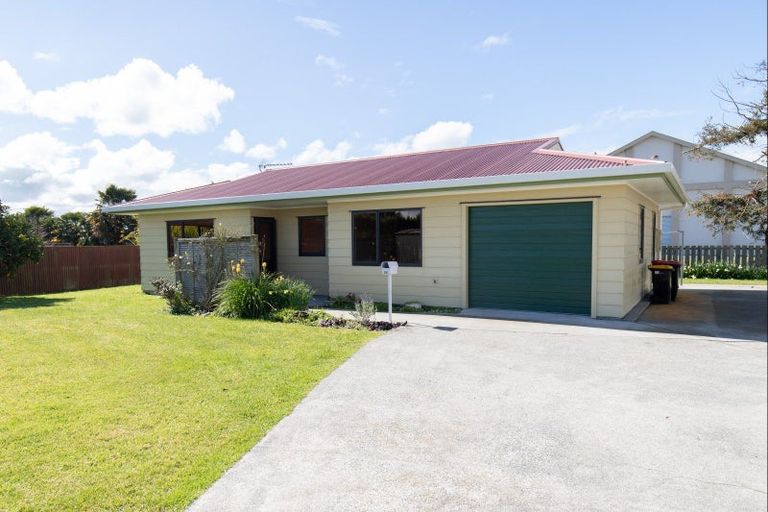 Photo of property in 1a-5d Hale Place, Ngatea, 3503