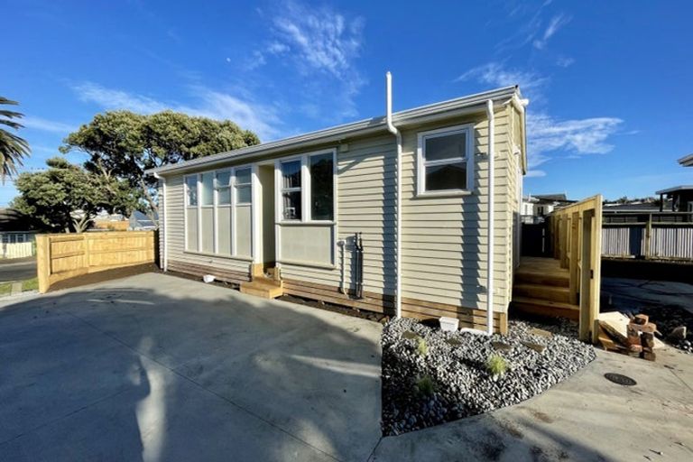 Photo of property in 8a Karaka Street, Castlecliff, Whanganui, 4501