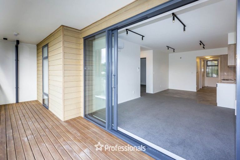 Photo of property in 4/65 Tiketike Way, Brooklyn, Wellington, 6021