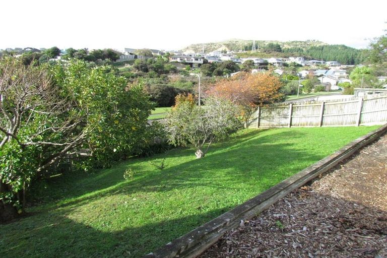 Photo of property in 6 Seagull Place, Whitby, Porirua, 5024