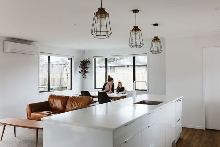 Photo of property in 3 Cowling Road, Hurdon, New Plymouth, 4310