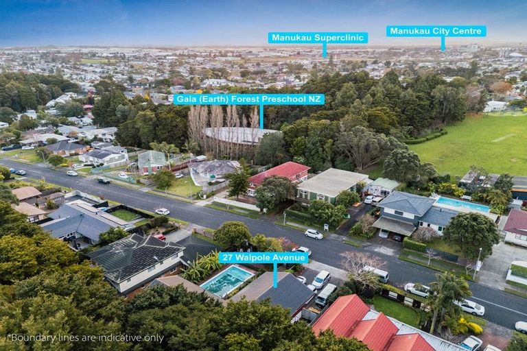 Photo of property in 27 Walpole Avenue, Hillpark, Auckland, 2102
