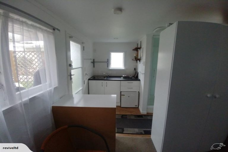 Photo of property in 2/30 Neal Avenue, Glenfield, Auckland, 0629