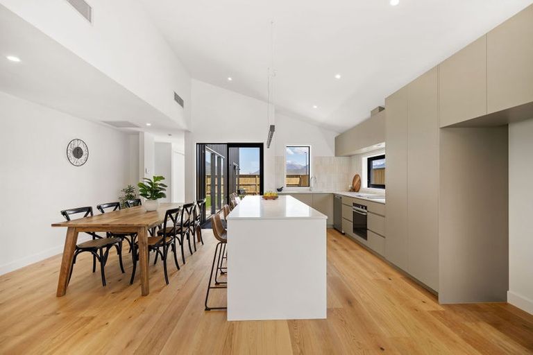 Photo of property in 44 Forage Road, Jacks Point, 9371