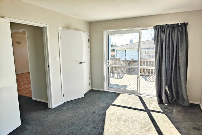 Photo of property in 22 Clendon Place, Manurewa, Auckland, 2102