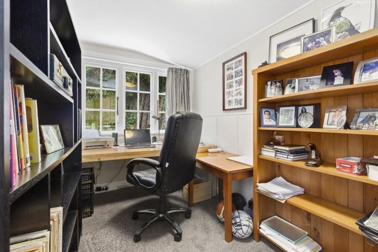 Photo of property in 132 Onslow Road, Khandallah, Wellington, 6035