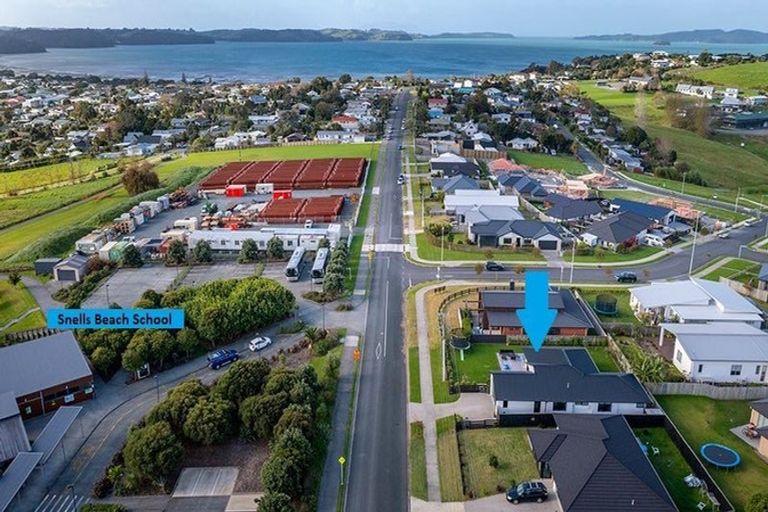 Photo of property in 39 Dawson Road, Snells Beach, 0920