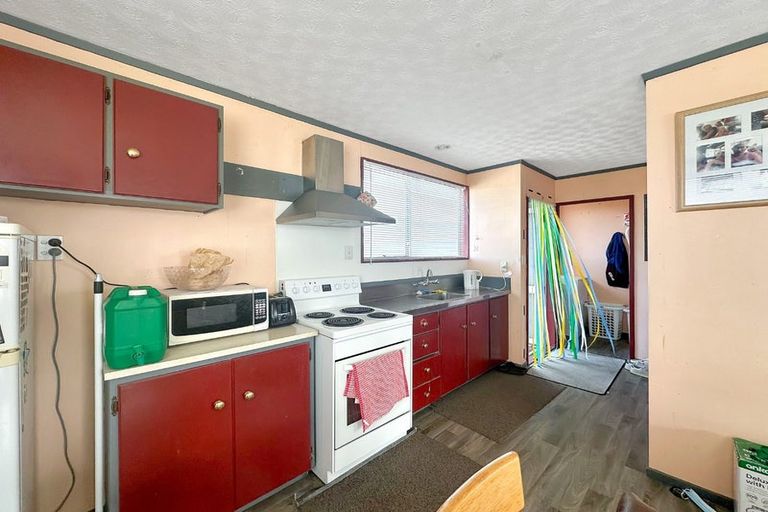 Photo of property in 33 Raupo Street, Castlecliff, Whanganui, 4501