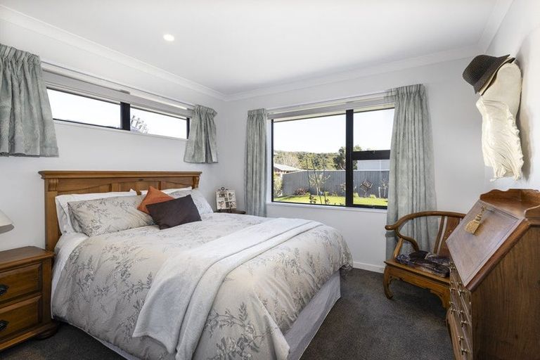 Photo of property in 10 Admiralty Place, Waikawa, Picton, 7220