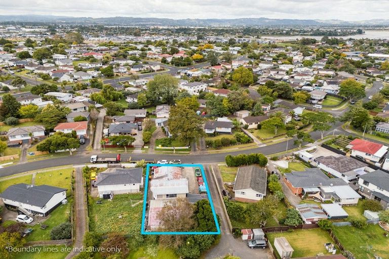 Photo of property in 15 Hobart Crescent, Wattle Downs, Auckland, 2103