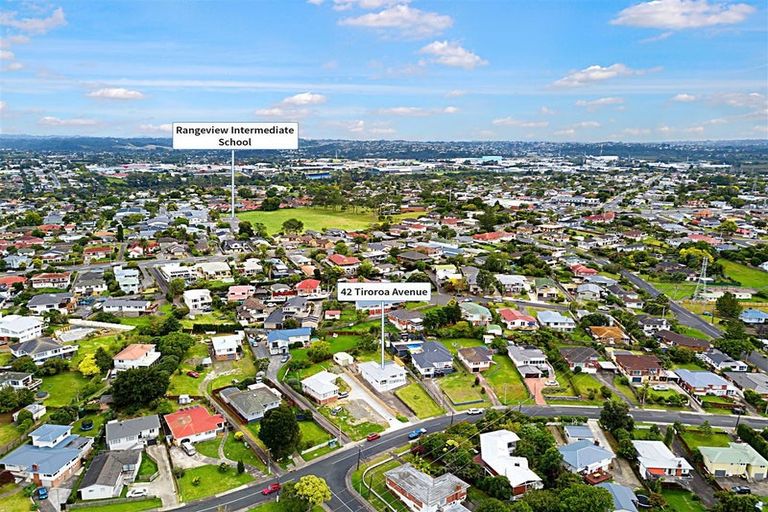 Photo of property in 42 Tiroroa Avenue, Te Atatu South, Auckland, 0610