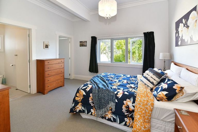 Photo of property in 1/6 Sundown Avenue, Manly, Whangaparaoa, 0930