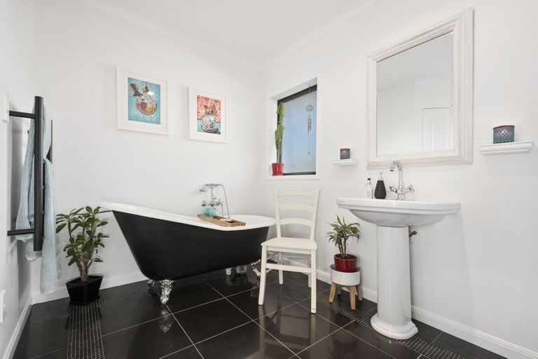 Photo of property in 61 Contour Avenue, Pyes Pa, Tauranga, 3112