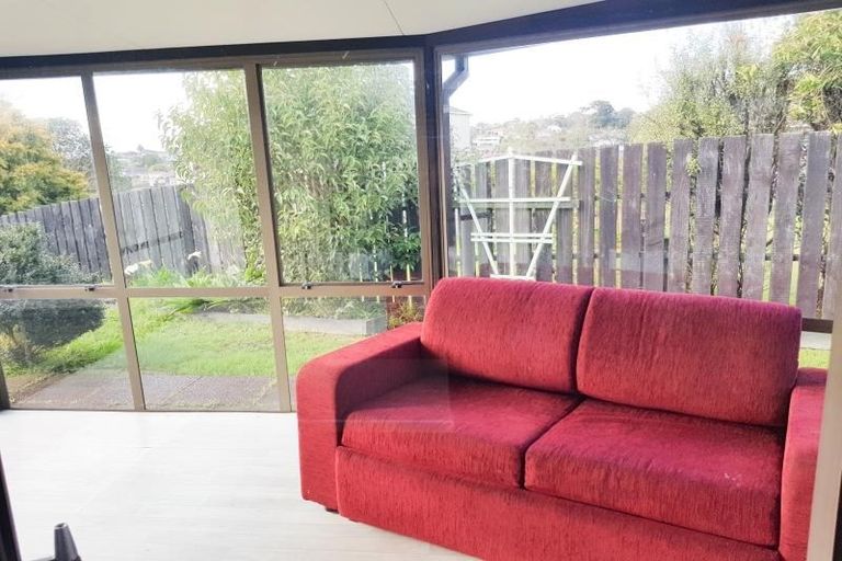 Photo of property in 2/12 King Richard Place, Browns Bay, Auckland, 0630