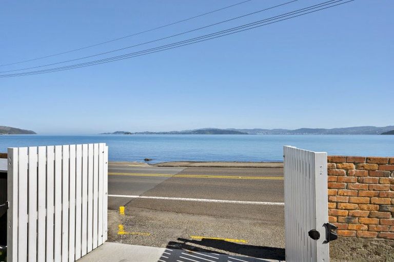 Photo of property in 409 Marine Drive, Mahina Bay, Lower Hutt, 5013