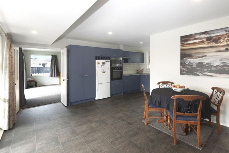 Photo of property in 15 Frensham Crescent, Woolston, Christchurch, 8062