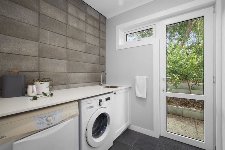 Photo of property in 10 Litchfield Place, Clarks Beach, 2122