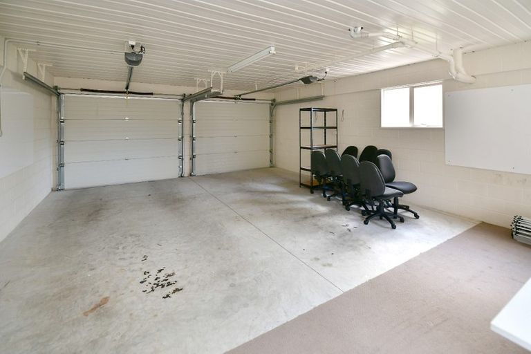 Photo of property in 52 Grovenor Drive, Orewa, 0931