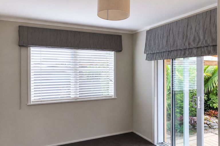 Photo of property in 30 Convair Crescent, Mangere, Auckland, 2022
