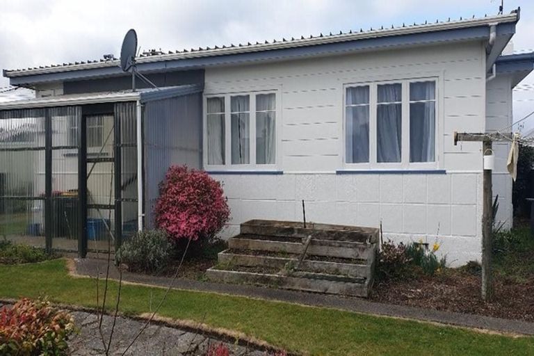 Photo of property in 3 Gloag Street, Waverley, 4510