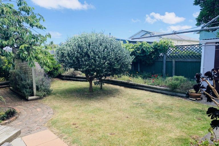 Photo of property in 14 Kawatiri Avenue, Gonville, Whanganui, 4501