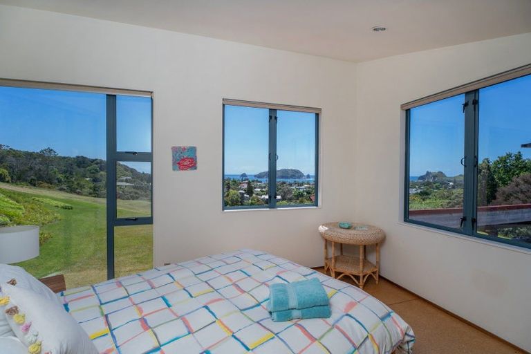 Photo of property in 92 Hahei Beach Road, Hahei, Whitianga, 3591