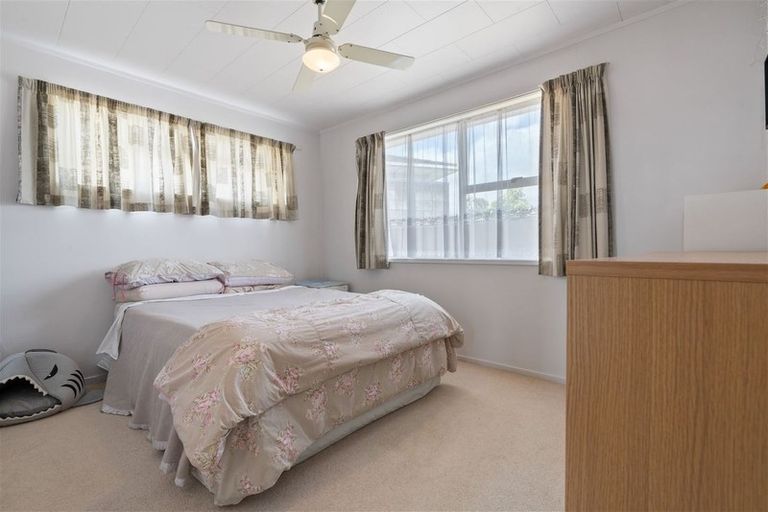 Photo of property in 11 Astor Place, Manurewa, Auckland, 2102