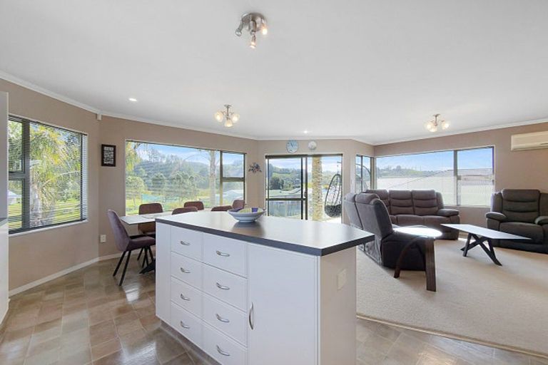 Photo of property in 131 Mayfair Avenue, Whangamata, 3620