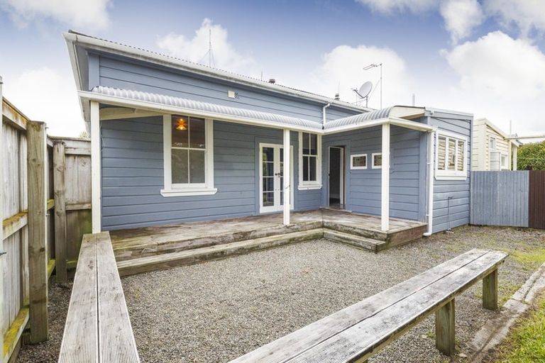 Photo of property in 24 Lombard Street, Palmerston North, 4410
