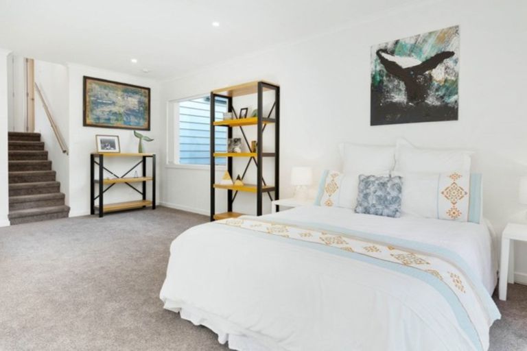 Photo of property in 2/19 Limmer Place, Browns Bay, Auckland, 0632