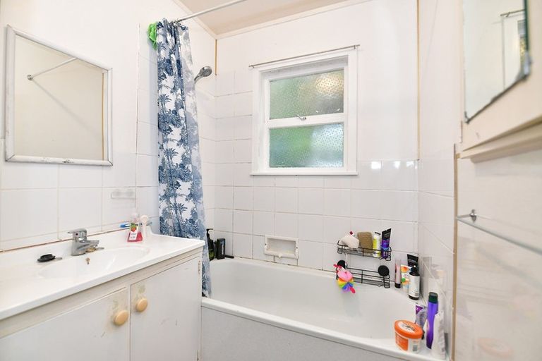 Photo of property in 46 Vipond Road, Stanmore Bay, Whangaparaoa, 0932