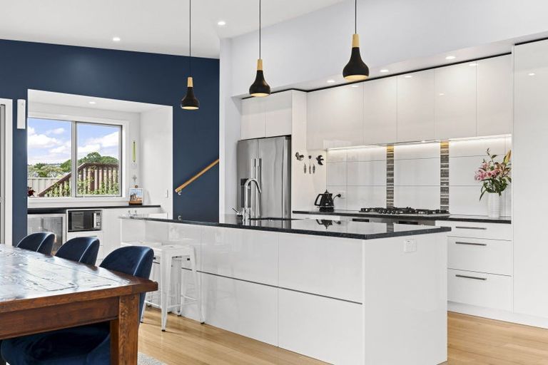 Photo of property in 2 Fern Lane, Whalers Gate, New Plymouth, 4310