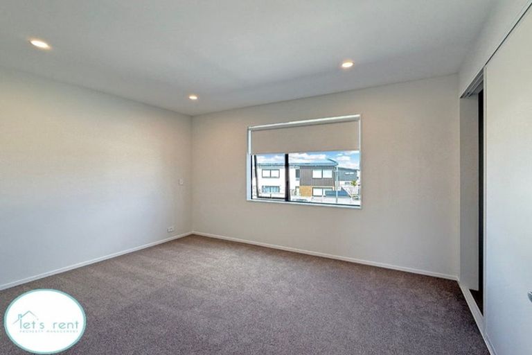 Photo of property in 2 Tara Lane, Manurewa, 2102