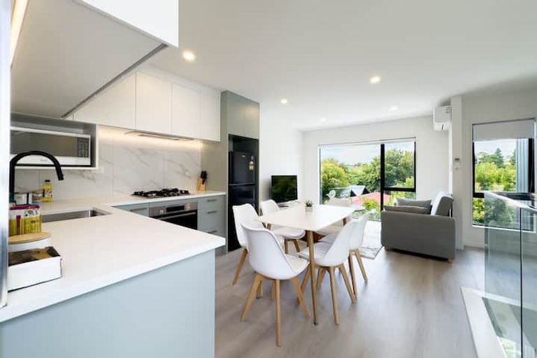 Photo of property in 5/236 Albany Highway, Schnapper Rock, Auckland, 0632