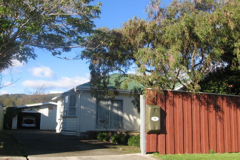 Photo of property in 19 Vincent Street, Waterloo, Lower Hutt, 5011