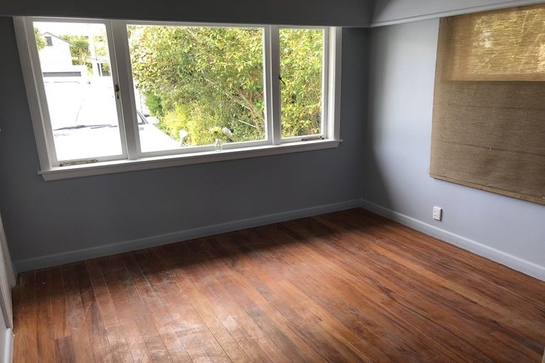 Photo of property in 44 Sylvan Avenue, Northcote, Auckland, 0627