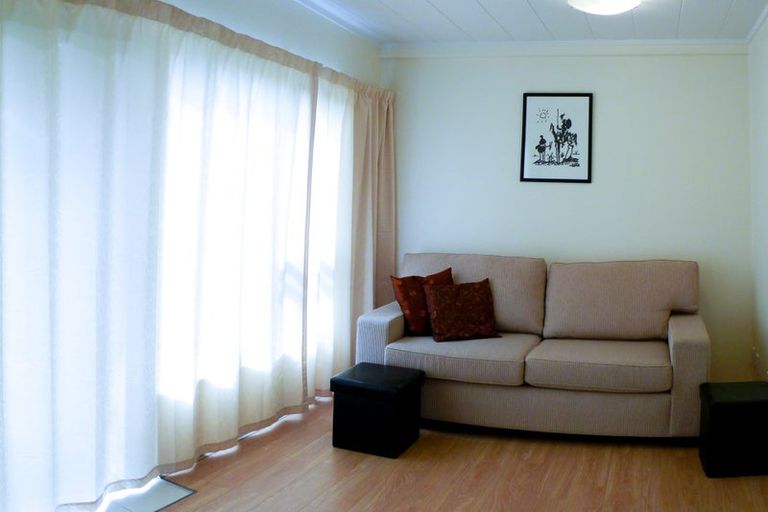 Photo of property in 9/18 Parr Terrace, Castor Bay, Auckland, 0620