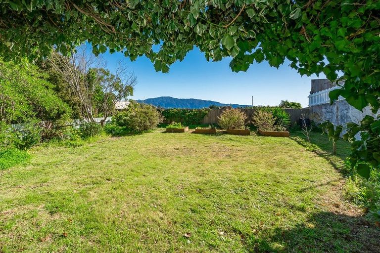 Photo of property in 23 Percival Road, Paraparaumu Beach, Paraparaumu, 5032