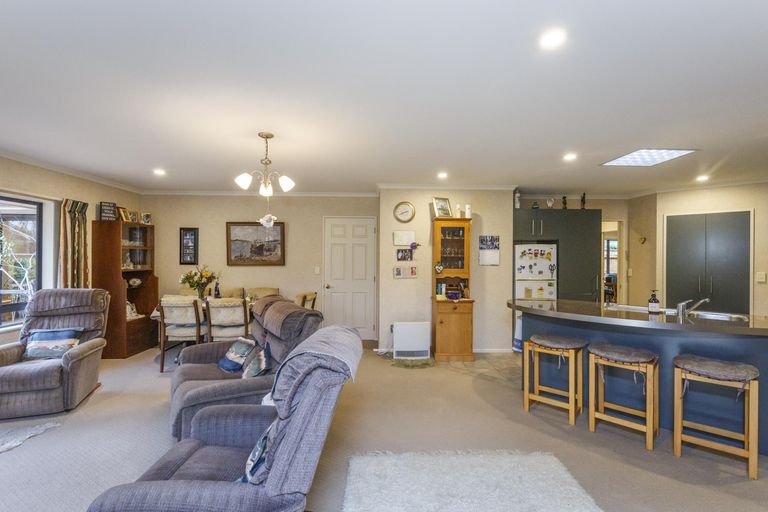 Photo of property in 5 Pastoral Lane, Hokowhitu, Palmerston North, 4410