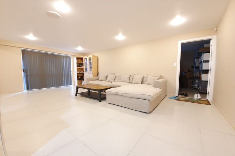 Photo of property in 1/24 Pigeon Mountain Road, Half Moon Bay, Auckland, 2012