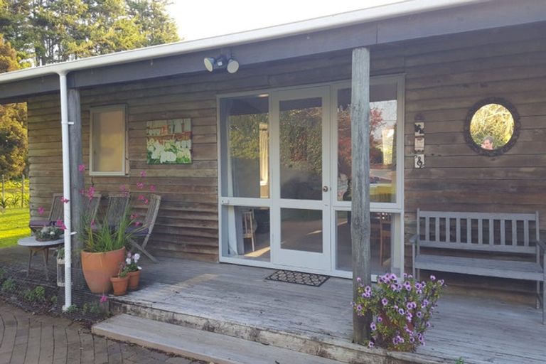 Photo of property in 52 Takiroa Street, Urenui, 4375