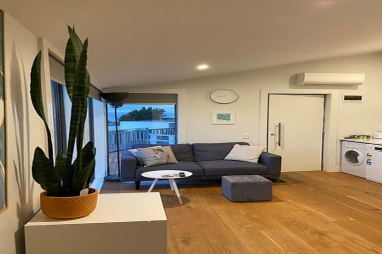 Photo of property in 83 Seatoun Heights Road, Seatoun, Wellington, 6022