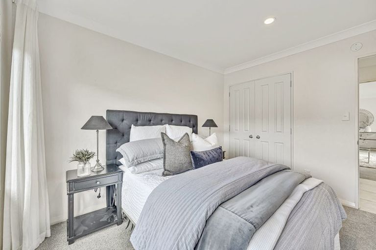 Photo of property in 43 Lansell Drive, East Tamaki Heights, Auckland, 2016