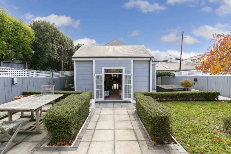 Photo of property in 11 Braithwaite Street, Karori, Wellington, 6012