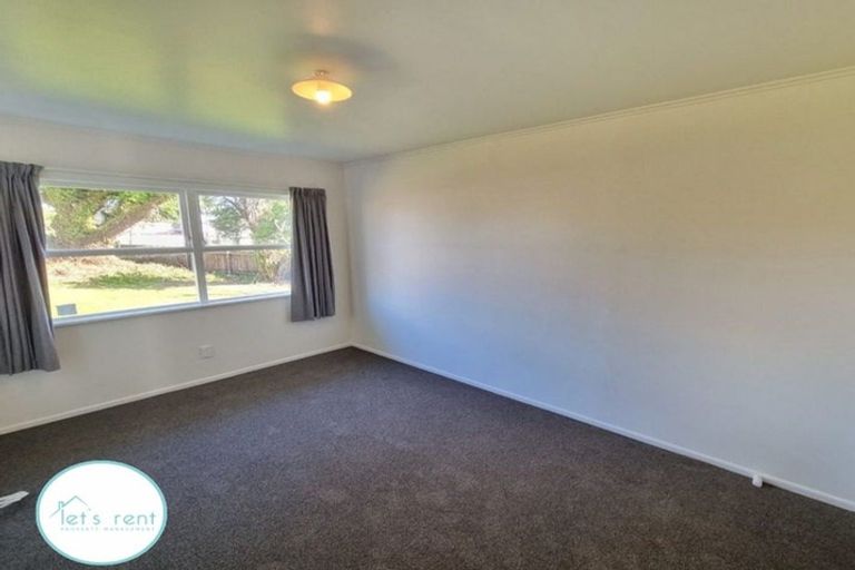 Photo of property in 12 Raglan Street, Mangere East, Auckland, 2024