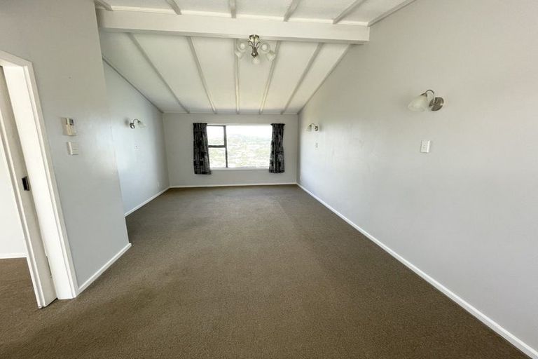 Photo of property in 30 Akaroa Drive, Maupuia, Wellington, 6022