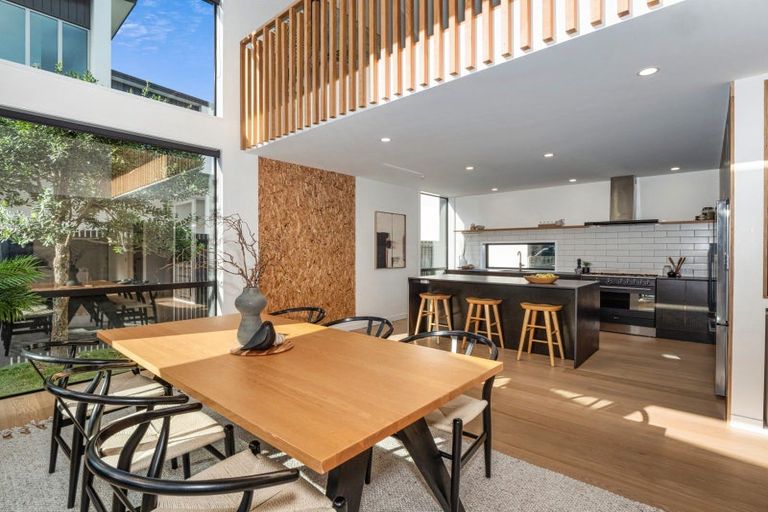 Photo of property in 347b Oceanbeach Road, Mount Maunganui, 3116