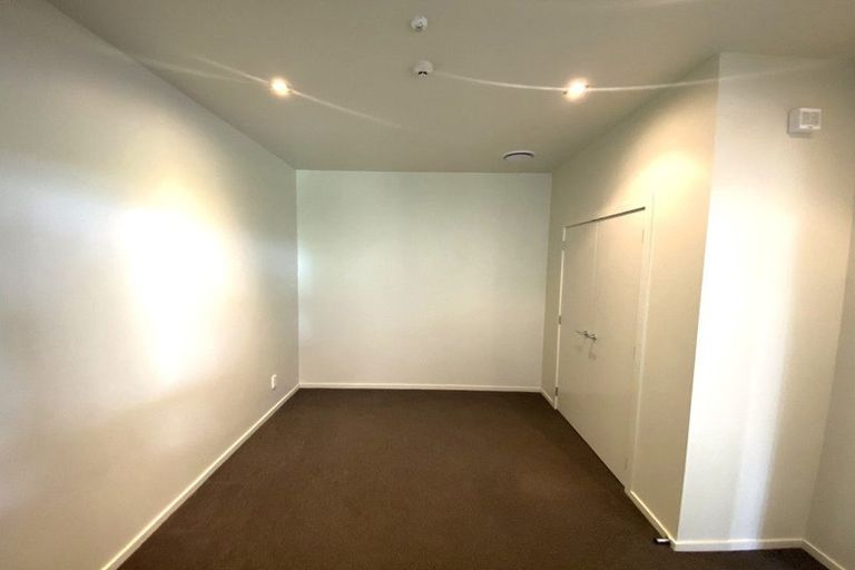 Photo of property in 2/20 Main Road, Tawa, Wellington, 5028