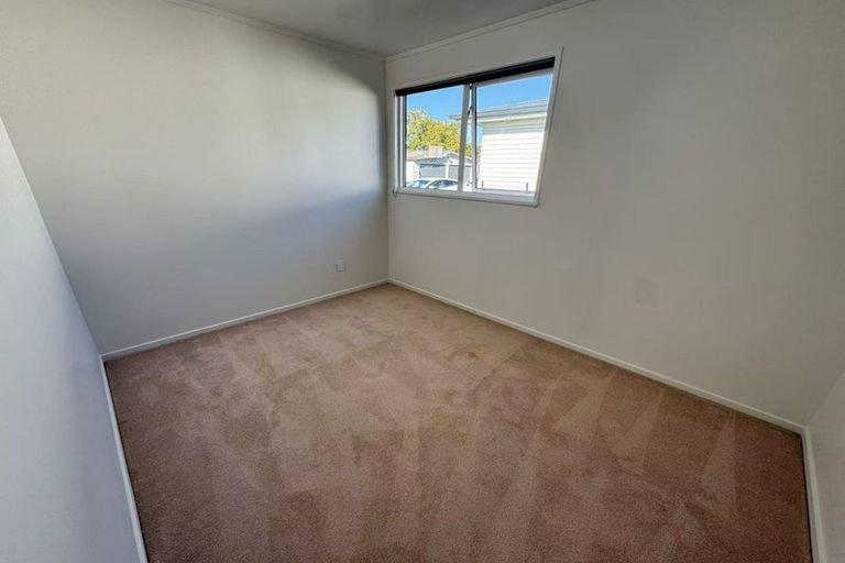 Photo of property in 80 Riverpark Crescent, Henderson, Auckland, 0610