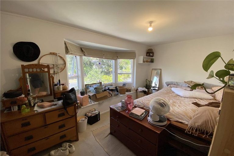 Photo of property in 21 Caribbean Drive, Unsworth Heights, Auckland, 0632